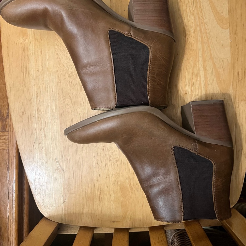 Nisolo Chelsea Commuter Boot